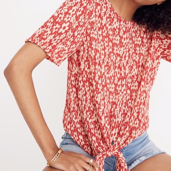 Madewell Tops - SALE Madewell Crinkled Button-Back Tie sz XS ✨